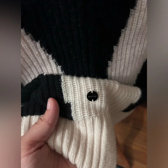 Marc Cain Cashmere and Wool Sweater Vest‎ - Picture 7 of 10